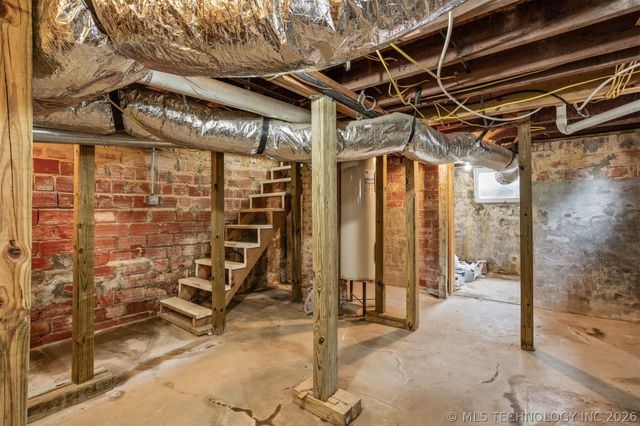 1832 E 16th Place, Tulsa, OK 74104