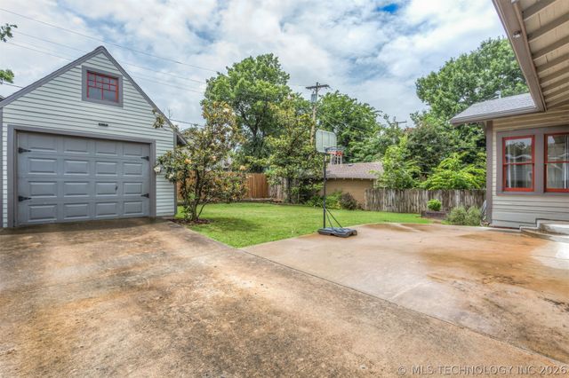 1832 E 16th Place, Tulsa, OK 74104