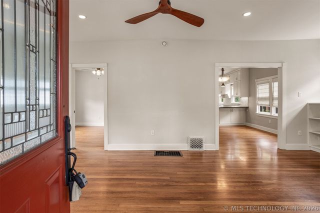 1832 E 16th Place, Tulsa, OK 74104