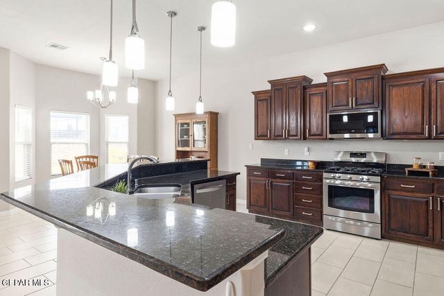 5721 Valley Oak Drive, El Paso, TX 79932