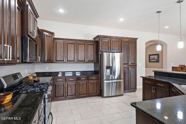 5721 Valley Oak Drive, El Paso, TX 79932