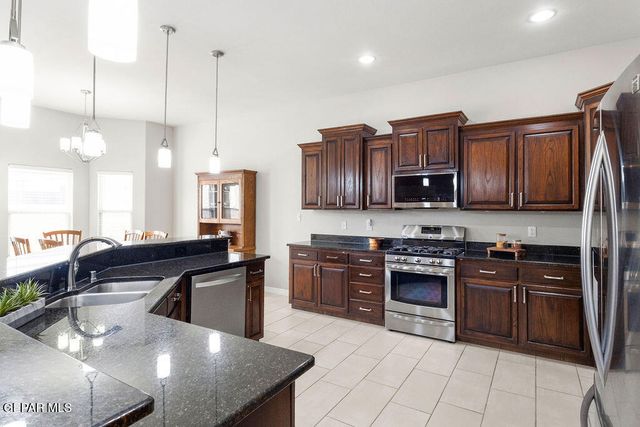 5721 Valley Oak Drive, El Paso, TX 79932