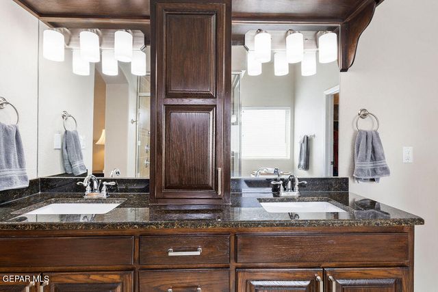 5721 Valley Oak Drive, El Paso, TX 79932