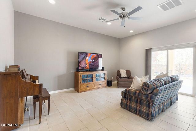 5721 Valley Oak Drive, El Paso, TX 79932