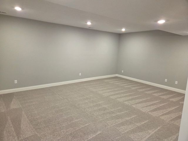 2702 Lone Oak Road, Bloomington, IL 61705