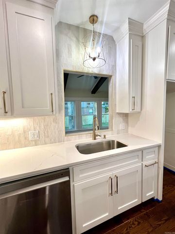 302 River Oaks Boulevard, Searcy, AR 72143