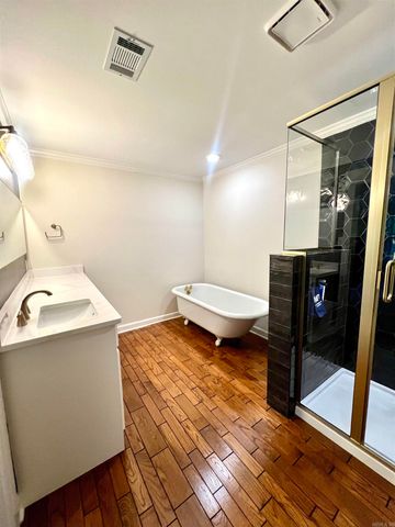 302 River Oaks Boulevard, Searcy, AR 72143