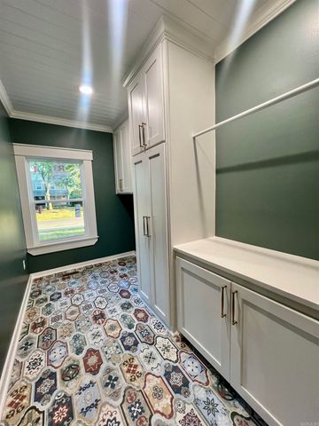 302 River Oaks Boulevard, Searcy, AR 72143