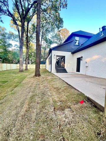 302 River Oaks Boulevard, Searcy, AR 72143