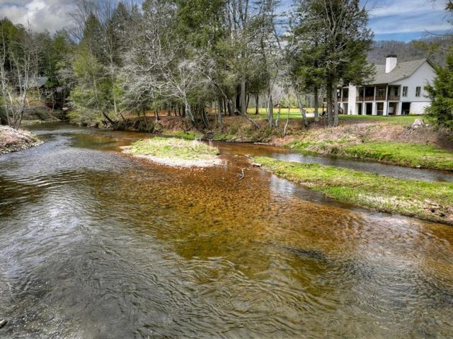 346 Woodeye Circle, Suches, GA 30572