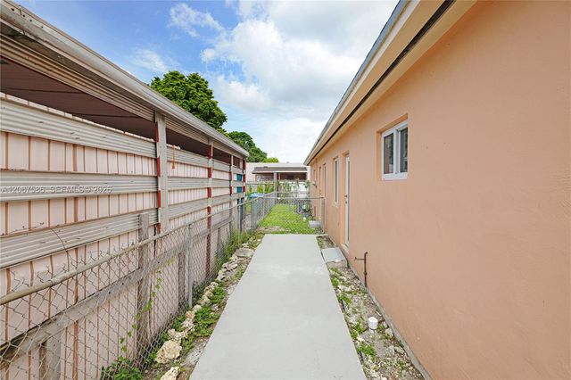 1202 NW 34th Street 1202, Miami, FL 33142