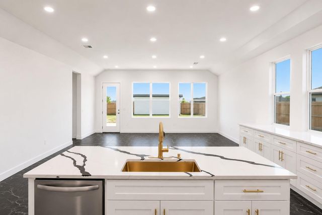 153 Trebol ST, Dale, TX 78616