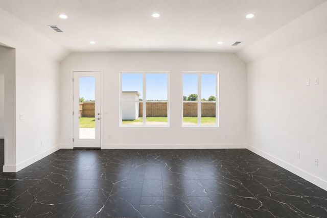 153 Trebol ST, Dale, TX 78616