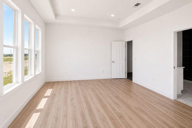 153 Trebol ST, Dale, TX 78616