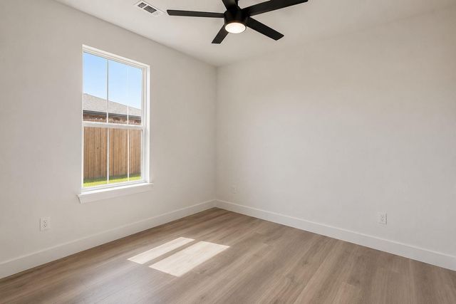 153 Trebol ST, Dale, TX 78616