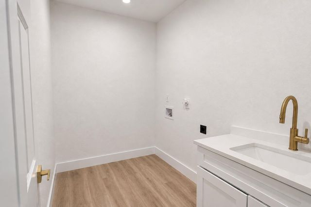 153 Trebol ST, Dale, TX 78616