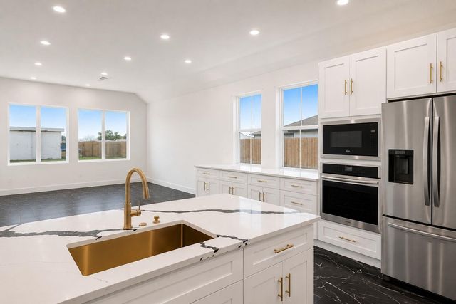153 Trebol ST, Dale, TX 78616