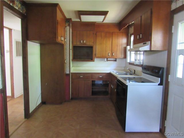 2507 Deerfield Dr, Petersburg, VA 23805