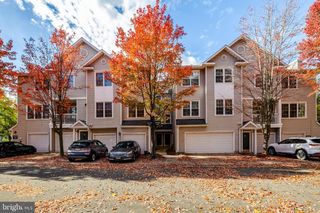 12737 FAIR BRIAR LN, Fairfax, VA 22033