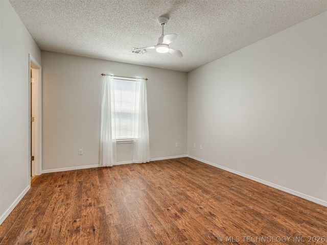 14902 E 90th Place N, Owasso, OK 74055
