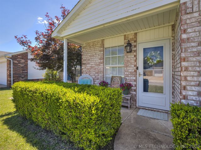 14902 E 90th Place N, Owasso, OK 74055