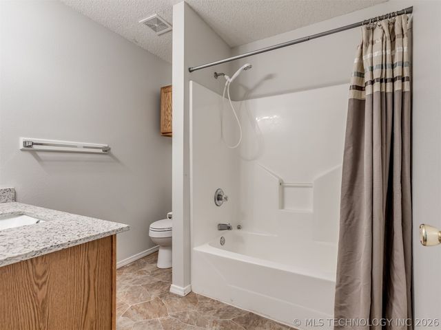 14902 E 90th Place N, Owasso, OK 74055