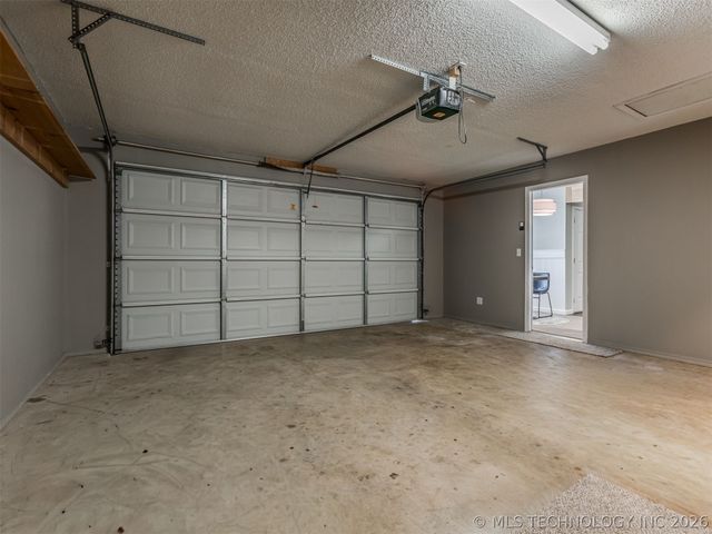 14902 E 90th Place N, Owasso, OK 74055