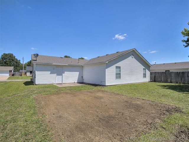 14902 E 90th Place N, Owasso, OK 74055