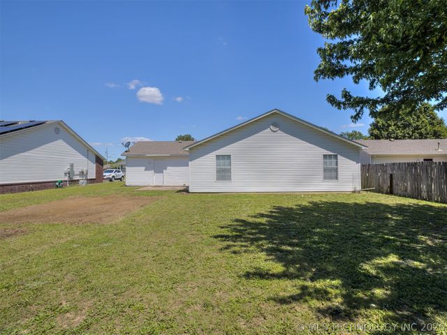 14902 E 90th Place N, Owasso, OK 74055