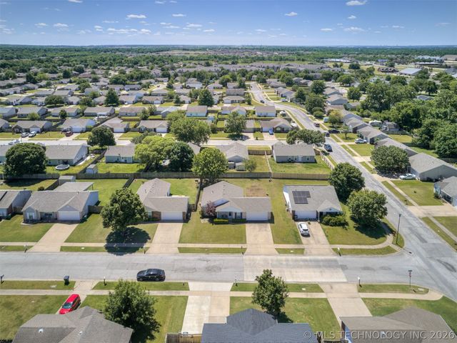 14902 E 90th Place N, Owasso, OK 74055