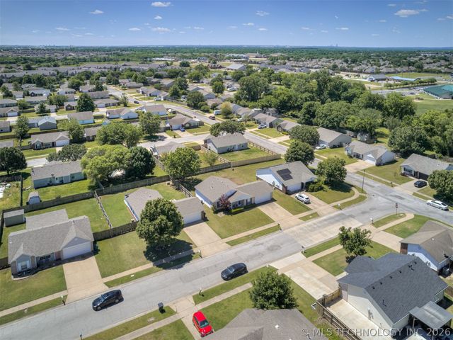 14902 E 90th Place N, Owasso, OK 74055