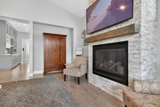 723 Oliver Ct, Folsom, CA 95630