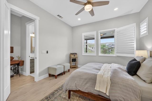 723 Oliver Ct, Folsom, CA 95630