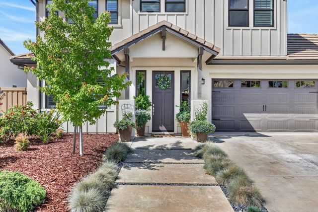 723 Oliver Ct, Folsom, CA 95630