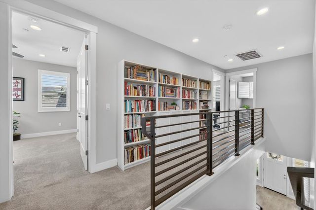 723 Oliver Ct, Folsom, CA 95630