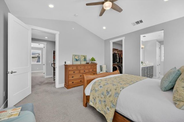 723 Oliver Ct, Folsom, CA 95630