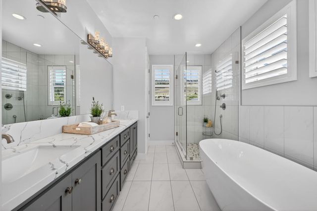 723 Oliver Ct, Folsom, CA 95630