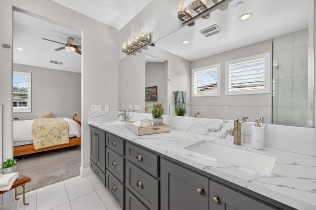 723 Oliver Ct, Folsom, CA 95630