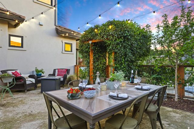 723 Oliver Ct, Folsom, CA 95630