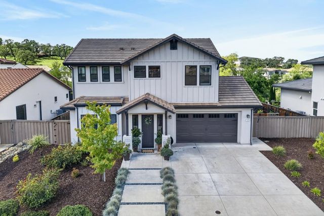 723 Oliver Ct, Folsom, CA 95630