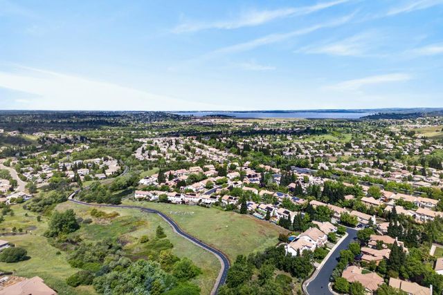 723 Oliver Ct, Folsom, CA 95630