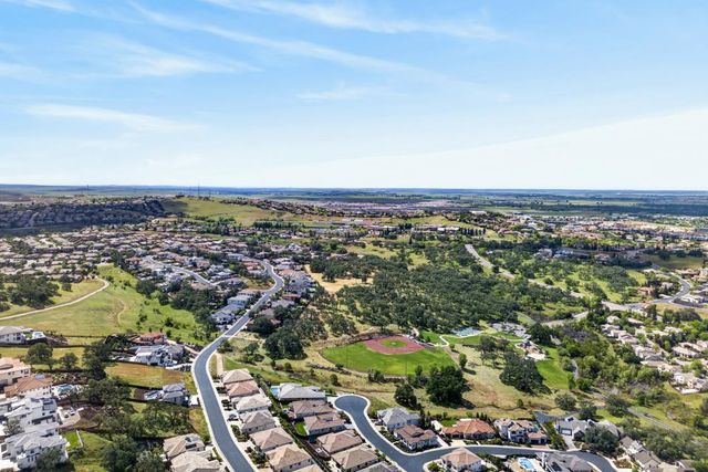 723 Oliver Ct, Folsom, CA 95630