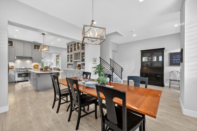 723 Oliver Ct, Folsom, CA 95630