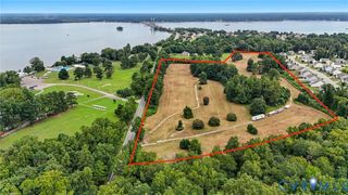 1100 Jordan Point Rd, Prince George, VA 23860