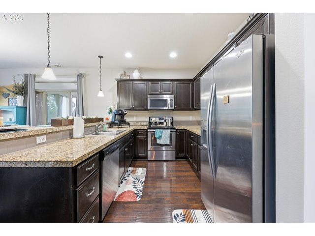 1560 Ne GARDINER Dr, Estacada, OR 97023