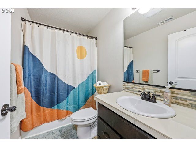 1560 Ne GARDINER Dr, Estacada, OR 97023