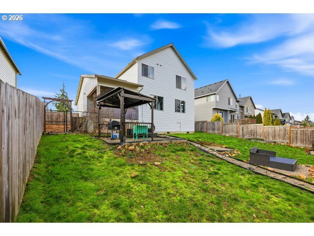 1560 Ne GARDINER Dr, Estacada, OR 97023