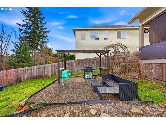1560 Ne GARDINER Dr, Estacada, OR 97023