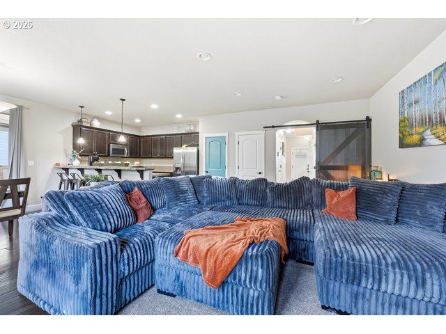 1560 Ne GARDINER Dr, Estacada, OR 97023