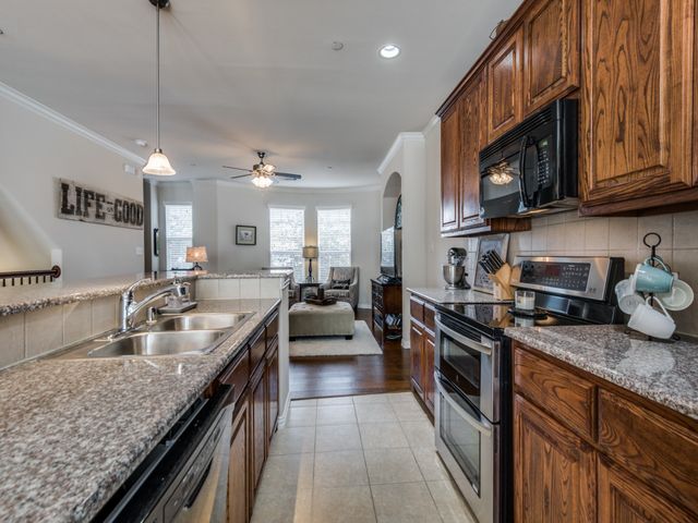 2500 Rockbrook Drive 29, Lewisville, TX 75067